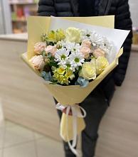 Букет цветов из:  Альстромерии, Розы и Хризантемы в Сяськелево